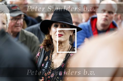 Hummelo 10 mei 2018
Onthulling standbeeld rockgroep Normaal met de bandleden Bennie Jolink, Ferdi Joly, Willem Terhorst en de partner van het overleden lid Jan Manschot