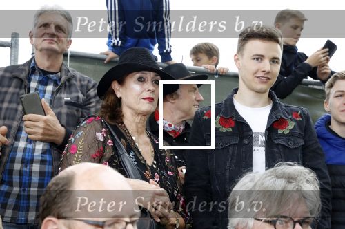 Hummelo 10 mei 2018
Onthulling standbeeld rockgroep Normaal met de bandleden Bennie Jolink, Ferdi Joly, Willem Terhorst en de partner van het overleden lid Jan Manschot