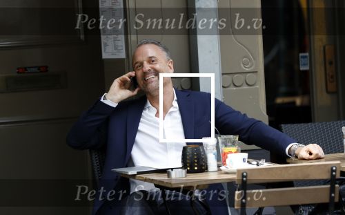 Amsterdam 24 mei 2018
Eric Kuster bellend op terras