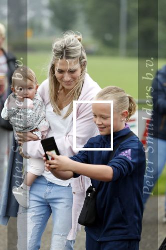 Beverwijk, 2 Juni 2018
Jaarlijks terugkerend voetbaltoernooi Rafael v d Vaart.
Estavana Polma en Jesslynn v d Vaart