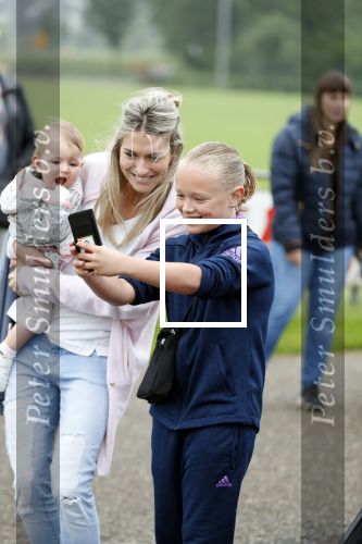 Beverwijk, 2 Juni 2018
Jaarlijks terugkerend voetbaltoernooi Rafael v d Vaart.
Estavana Polma en Jesslynn v d Vaart