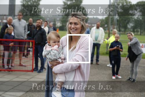 Beverwijk, 2 Juni 2018
Jaarlijks terugkerend voetbaltoernooi Rafael v d Vaart.
Estavana Polma en Jesslynn v d Vaart