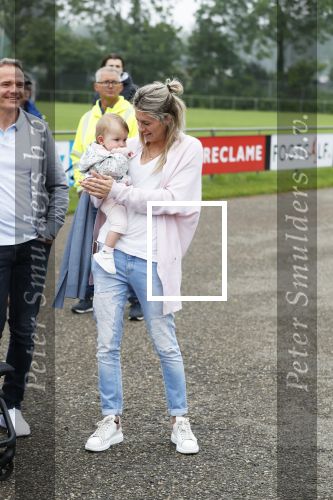 Beverwijk 2 juni 2018
Voetbaltournooi Rafael v d Vaart bij zijn oude club de Kennemers.
Zijn zoon Damian doet mee met zijn duitse Club Victoria. ( sponsor Meis interpreis)
Estavan Polman kwam met hun dochter Jesslynn . Ook Rafael zijn vader Ramone en moeder Lolita waren aanwezig.