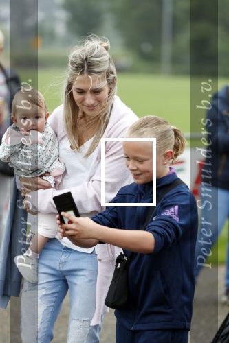 Beverwijk 2 juni 2018
Voetbaltournooi Rafael v d Vaart bij zijn oude club de Kennemers.
Zijn zoon Damian doet mee met zijn duitse Club Victoria. ( sponsor Meis interpreis)
Estavan Polman kwam met hun dochter Jesslynn . Ook Rafael zijn vader Ramone en moeder Lolita waren aanwezig.