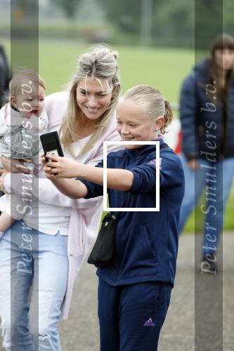 Beverwijk 2 juni 2018
Voetbaltournooi Rafael v d Vaart bij zijn oude club de Kennemers.
Zijn zoon Damian doet mee met zijn duitse Club Victoria. ( sponsor Meis interpreis)
Estavan Polman kwam met hun dochter Jesslynn . Ook Rafael zijn vader Ramone en moeder Lolita waren aanwezig.