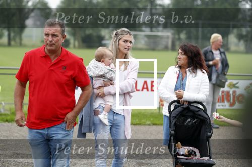 Beverwijk 2 juni 2018
Voetbaltournooi Rafael v d Vaart bij zijn oude club de Kennemers.
Zijn zoon Damian doet mee met zijn duitse Club Victoria. ( sponsor Meis interpreis)
Estavan Polman kwam met hun dochter Jesslynn . Ook Rafael zijn vader Ramone en moeder Lolita waren aanwezig.