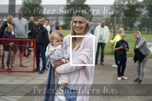 Beverwijk 2 juni 2018
Voetbaltournooi Rafael v d Vaart bij zijn oude club de Kennemers.
Zijn zoon Damian doet mee met zijn duitse Club Victoria. ( sponsor Meis interpreis)
Estavan Polman kwam met hun dochter Jesslynn . Ook Rafael zijn vader Ramone en moeder Lolita waren aanwezig.