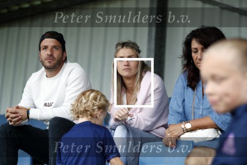 Beverwijk 2 juni 2018
Voetbaltournooi Rafael v d Vaart bij zijn oude club de Kennemers.
Zijn zoon Damian doet mee met zijn duitse Club Victoria. ( sponsor Meis interpreis)
Estavan Polman kwam met hun dochter Jesslynn . Ook Rafael zijn vader Ramone en moeder Lolita waren aanwezig.