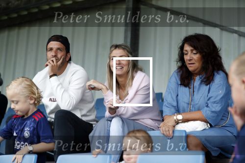 Beverwijk 2 juni 2018
Voetbaltournooi Rafael v d Vaart bij zijn oude club de Kennemers.
Zijn zoon Damian doet mee met zijn duitse Club Victoria. ( sponsor Meis interpreis)
Estavan Polman kwam met hun dochter Jesslynn . Ook Rafael zijn vader Ramone en moeder Lolita waren aanwezig.
