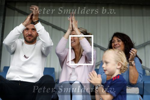 Beverwijk 2 juni 2018
Voetbaltournooi Rafael v d Vaart bij zijn oude club de Kennemers.
Zijn zoon Damian doet mee met zijn duitse Club Victoria. ( sponsor Meis interpreis)
Estavan Polman kwam met hun dochter Jesslynn . Ook Rafael zijn vader Ramone en moeder Lolita waren aanwezig.