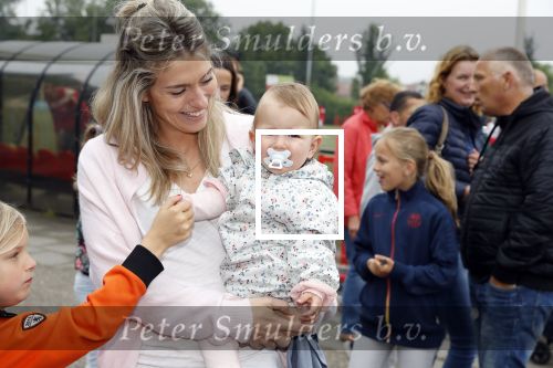 Beverwijk 2 juni 2018
Voetbaltournooi Rafael v d Vaart bij zijn oude club de Kennemers.
Zijn zoon Damian doet mee met zijn duitse Club Victoria. ( sponsor Meis interpreis)
Estavan Polman kwam met hun dochter Jesslynn . Ook Rafael zijn vader Ramone en moeder Lolita waren aanwezig.