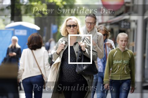 Amsterdam 5 juni 2018
Eva Jinek zwanger op de beethovenstraat.