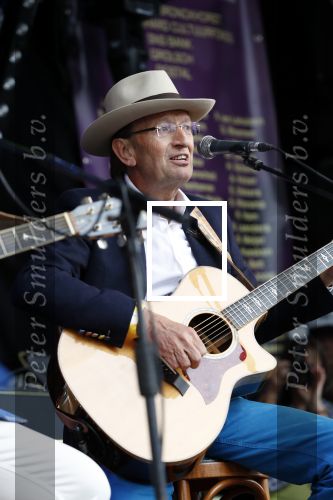 Hummelo 10 mei 2018
Onthulling standbeeld rockgroep Normaal met de bandleden Bennie Jolink, Ferdi Joly, Willem Terhorst en de partner van het overleden lid Jan Manschot