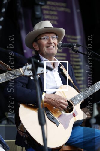 Hummelo 10 mei 2018
Onthulling standbeeld rockgroep Normaal met de bandleden Bennie Jolink, Ferdi Joly, Willem Terhorst en de partner van het overleden lid Jan Manschot