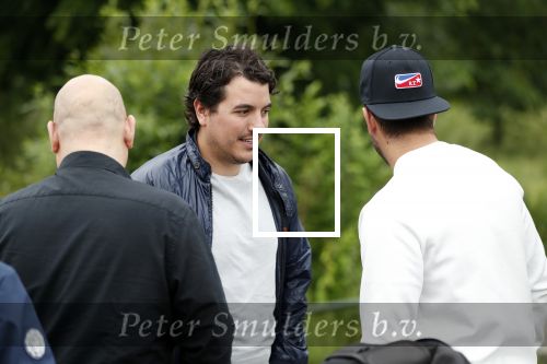 Beverwijk 2 juni 2018
Voetbaltournooi Rafael v d Vaart bij zijn oude club de Kennemers.
Zijn zoon Damian doet mee met zijn duitse Club Victoria. ( sponsor Meis interpreis)
Estavan Polman kwam met hun dochter Jesslynn . Ook Rafael zijn vader Ramone en moeder Lolita waren aanwezig. Fernando v d Vaart