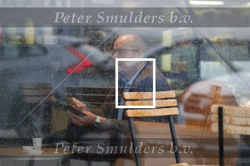 Amersfoort 8 juni 2018
Fred Teeven drinkt kopje koffie met een relatie bij de starbucks.