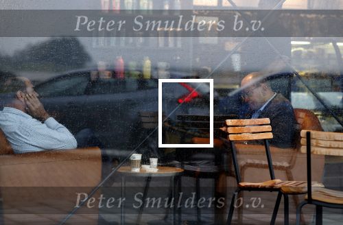 Amersfoort 8 juni 2018
Fred Teeven drinkt kopje koffie met een relatie bij de starbucks.