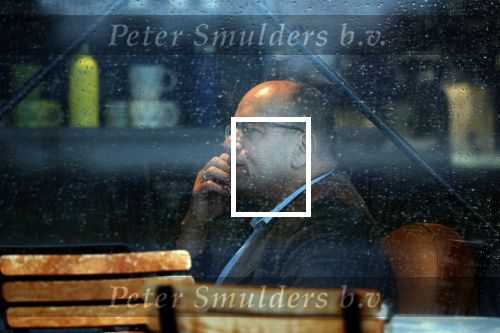 Amersfoort 8 juni 2018
Fred Teeven drinkt kopje koffie met een relatie bij de starbucks.