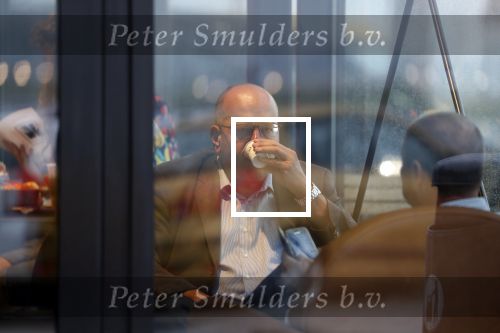 Amersfoort 8 juni 2018
Fred Teeven drinkt kopje koffie met een relatie bij de starbucks.