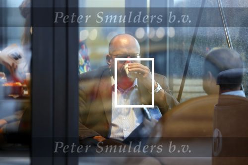 Amersfoort 8 juni 2018
Fred Teeven drinkt kopje koffie met een relatie bij de starbucks.