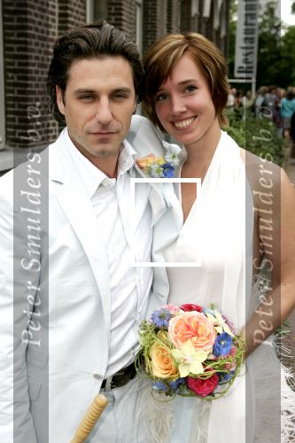 Aarle Rixtel 20 augustus 2005
Trouwen Nienke Romer met Frederik Brom.
kussend
Peter Smulders bv