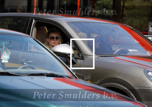 Amsterdam 6 juni 2018
Gigi Ravelli met haar man Roger Hodenius in hun porsche