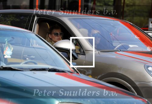 Amsterdam 6 juni 2018
Gigi Ravelli met haar man Roger Hodenius in hun porsche