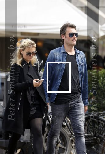 Amsterdam 10 april 2018
Gigi ravelli met haar man Roger Hodenius in Amsterdam zuid.