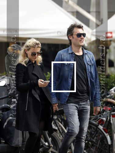 Amsterdam 10 april 2018
Gigi ravelli met haar man Roger Hodenius in Amsterdam zuid.