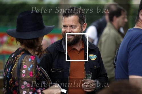 Hummelo 10 mei 2018
Onthulling standbeeld rockgroep Normaal met de bandleden Bennie Jolink, Ferdi Joly, Willem Terhorst en de partner van het overleden lid Jan Manschot . zoon Gijs Jolink