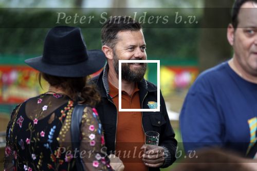 Hummelo 10 mei 2018
Onthulling standbeeld rockgroep Normaal met de bandleden Bennie Jolink, Ferdi Joly, Willem Terhorst en de partner van het overleden lid Jan Manschot . zoon Gijs Jolink