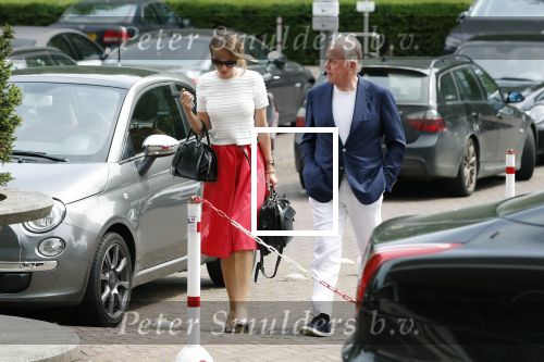 Amsterdam 28 mei 2018
Harry Mens met (goede) vriendin Aga op de pc hooftstraat en bij het hilton Hotel.