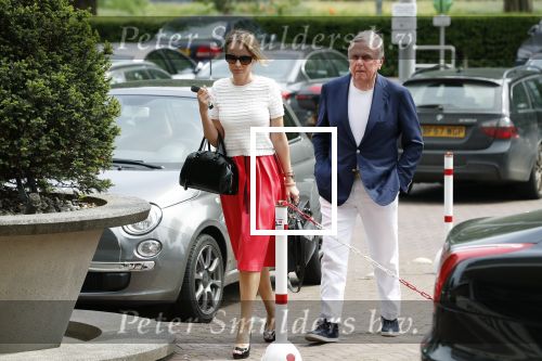 Amsterdam 28 mei 2018
Harry Mens met (goede) vriendin Aga op de pc hooftstraat en bij het hilton Hotel.