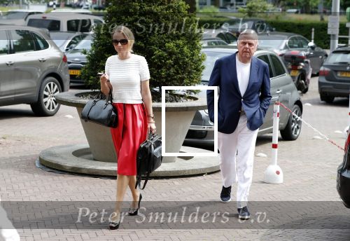 Amsterdam 28 mei 2018
Harry Mens met (goede) vriendin Aga op de pc hooftstraat en bij het hilton Hotel.