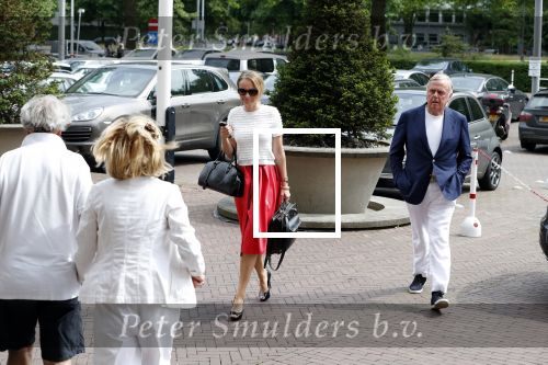 Amsterdam 28 mei 2018
Harry Mens met (goede) vriendin Aga op de pc hooftstraat en bij het hilton Hotel.