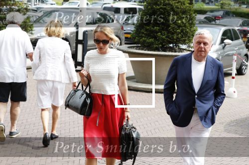 Amsterdam 28 mei 2018
Harry Mens met (goede) vriendin Aga op de pc hooftstraat en bij het hilton Hotel.