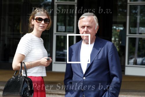 Amsterdam 28 mei 2018
Harry Mens met (goede) vriendin Aga op de pc hooftstraat en bij het hilton Hotel.