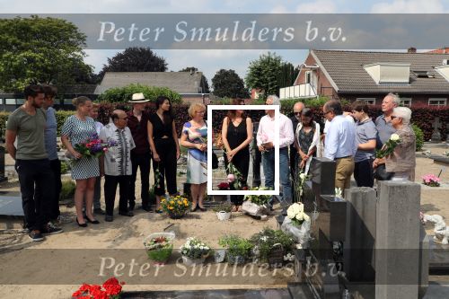 Sint Michielsgestel , 9 Juni 2018
Herdenking 1 jaar obverlijden Sandra Reemer
frenk.reemer@hex40.com
