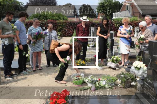 Sint Michielsgestel , 9 Juni 2018
Herdenking 1 jaar obverlijden Sandra Reemer
frenk.reemer@hex40.com