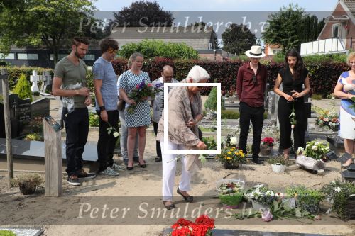Sint Michielsgestel , 9 Juni 2018
Herdenking 1 jaar obverlijden Sandra Reemer
frenk.reemer@hex40.com