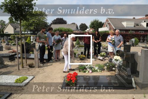 Sint Michielsgestel , 9 Juni 2018
Herdenking 1 jaar obverlijden Sandra Reemer
frenk.reemer@hex40.com