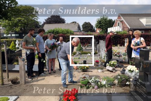 Sint Michielsgestel , 9 Juni 2018
Herdenking 1 jaar obverlijden Sandra Reemer
frenk.reemer@hex40.com