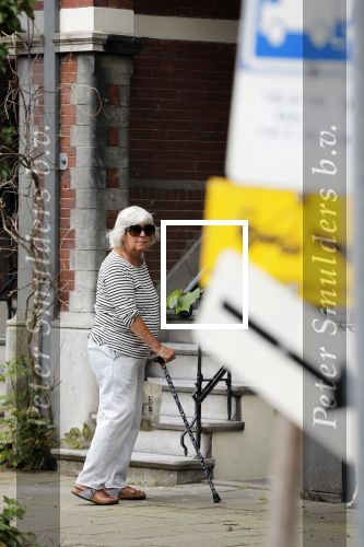 Amsterdam 24 mei 2018
Herma Krabbe met wandelstok.