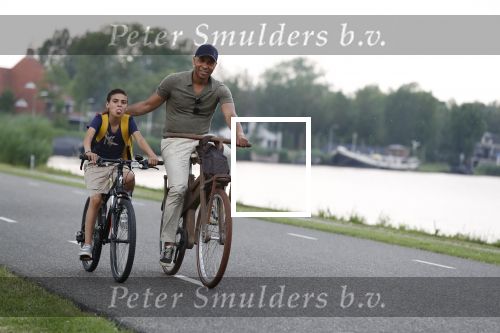 Amsterdam 29 mei 2018
Humberto Tan en zijn zoon Benjamin eten ijsje en fietsen daarna naar huis.