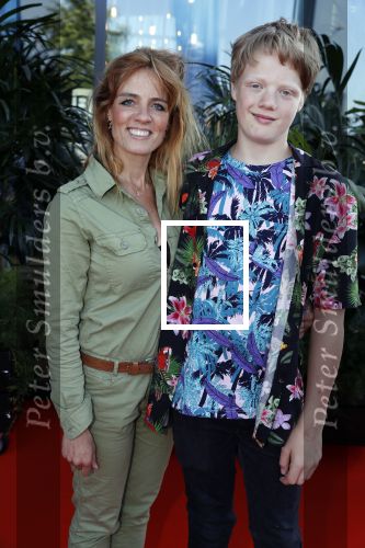 Amsterdam 5 juni 2018
Premiere Jurassic world in het amsterdam theater. ilse Warringa met zoon