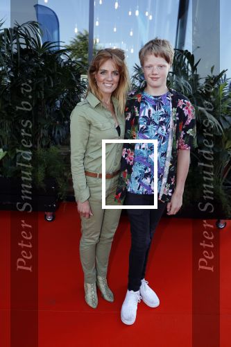 Amsterdam 5 juni 2018
Premiere Jurassic world in het amsterdam theater. ilse Warringa met zoon