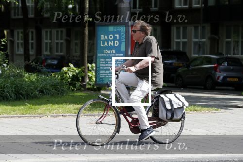 Amsterdam 11 mei 2018 
Ivo Niehe op zijn (dames)fiets