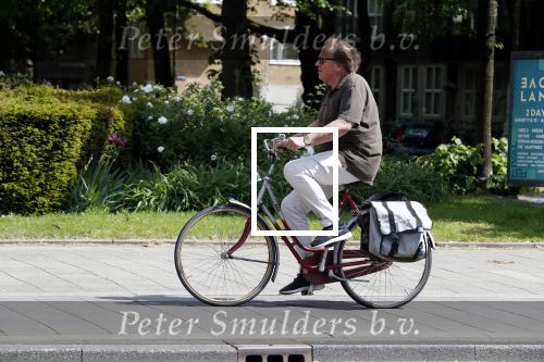 Amsterdam 11 mei 2018 
Ivo Niehe op zijn (dames)fiets