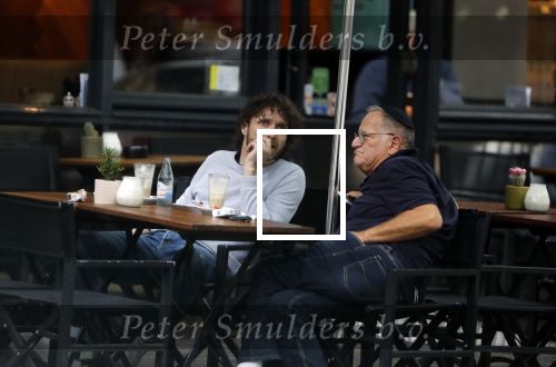 Amsterdam 31 mei 2018
Javier Guzman op terras met â€¦..