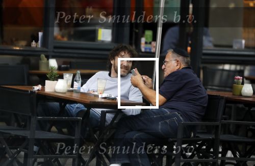 Amsterdam 31 mei 2018
Javier Guzman op terras met â€¦..